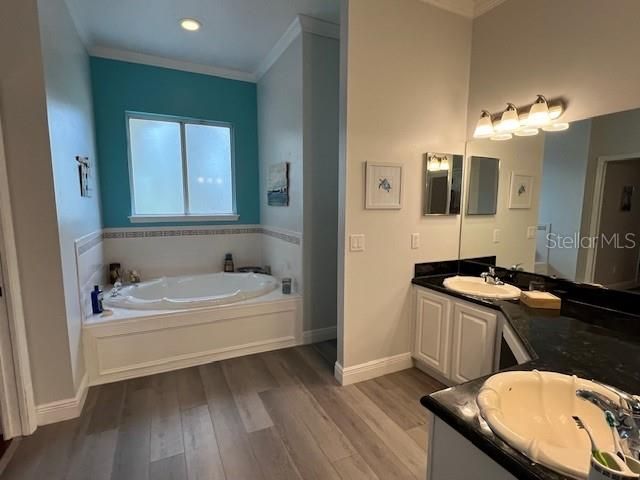 For Sale: $1,100,000 (4 beds, 2 baths, 2900 Square Feet)