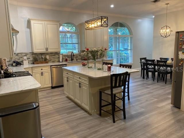 For Sale: $1,100,000 (4 beds, 2 baths, 2900 Square Feet)