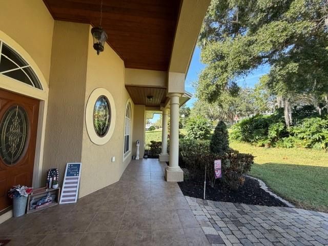 For Sale: $1,100,000 (4 beds, 2 baths, 2900 Square Feet)