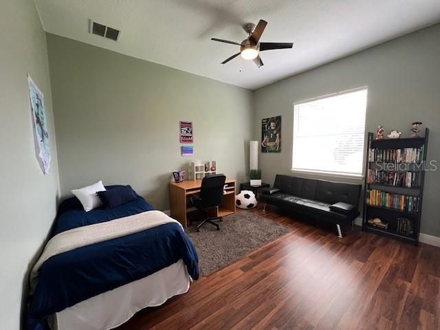 For Sale: $1,100,000 (4 beds, 2 baths, 2900 Square Feet)