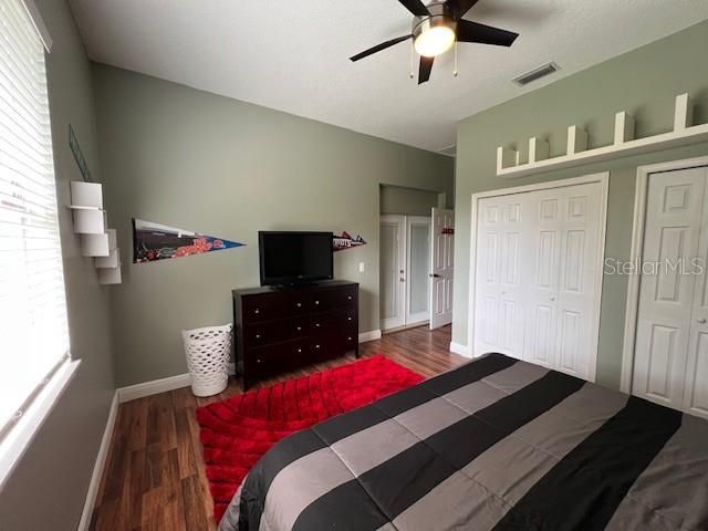 For Sale: $1,100,000 (4 beds, 2 baths, 2900 Square Feet)