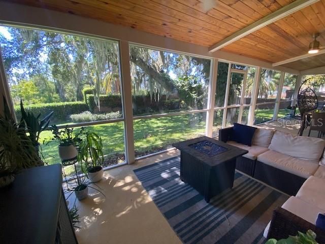 For Sale: $1,100,000 (4 beds, 2 baths, 2900 Square Feet)