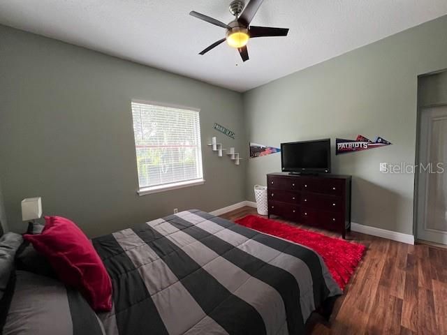 For Sale: $1,100,000 (4 beds, 2 baths, 2900 Square Feet)