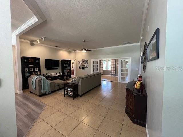 For Sale: $1,100,000 (4 beds, 2 baths, 2900 Square Feet)