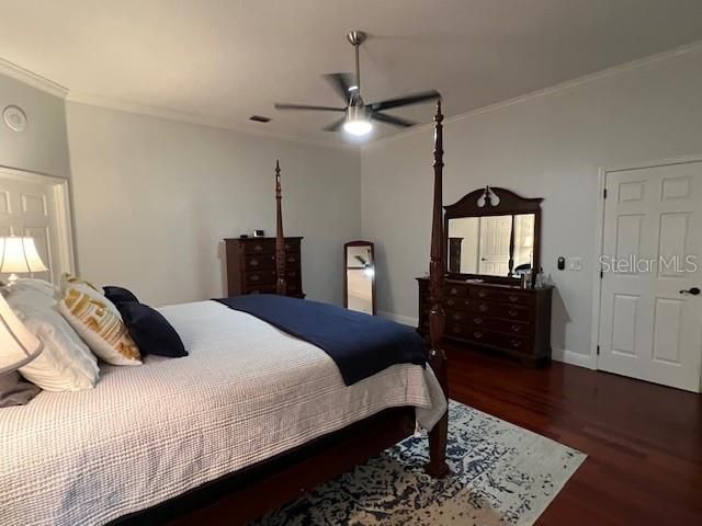 For Sale: $1,100,000 (4 beds, 2 baths, 2900 Square Feet)