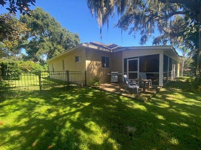 For Sale: $1,100,000 (4 beds, 2 baths, 2900 Square Feet)