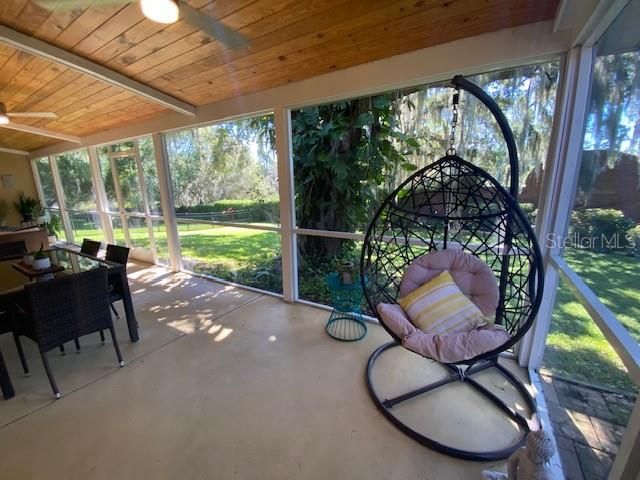 For Sale: $1,100,000 (4 beds, 2 baths, 2900 Square Feet)