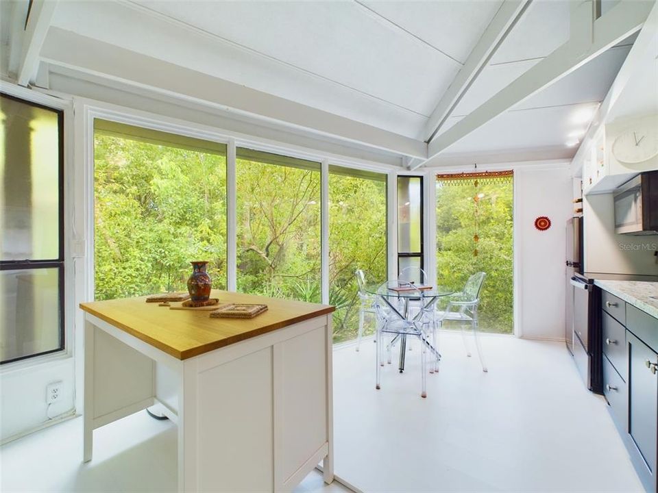 En Venta: $170,000 (2 camas, 2 baños, 791 Pies cuadrados)