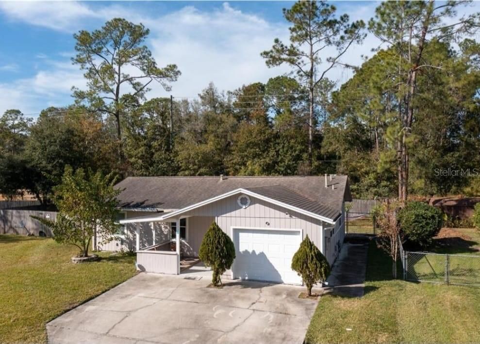 Active With Contract: $199,000 (4 beds, 3 baths, 928 Square Feet)