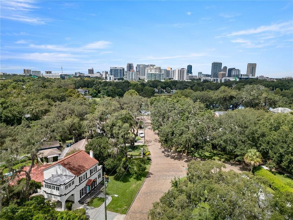 For Sale: $1,900,000 (4 beds, 4 baths, 2721 Square Feet)