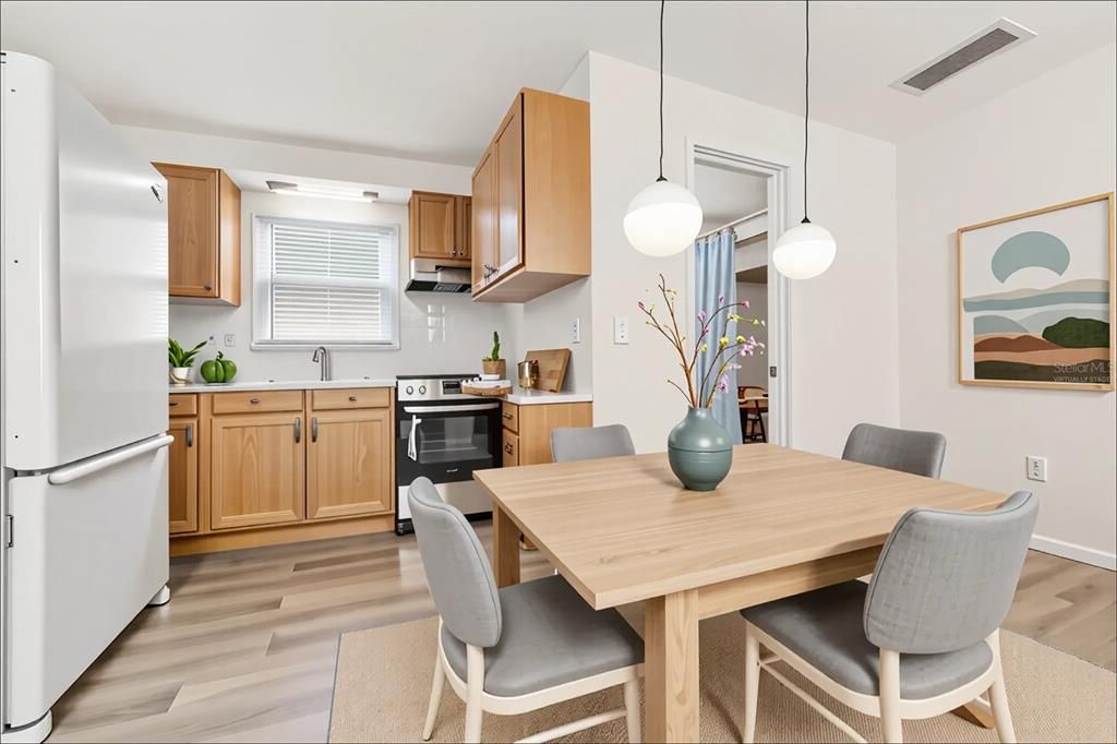 For Sale: $1,900,000 (4 beds, 4 baths, 2721 Square Feet)