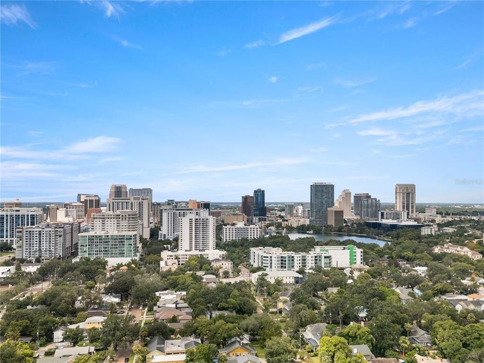 For Sale: $1,900,000 (4 beds, 4 baths, 2721 Square Feet)