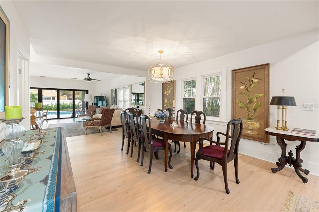 For Sale: $1,900,000 (4 beds, 4 baths, 2721 Square Feet)