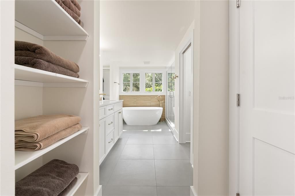 For Sale: $1,900,000 (4 beds, 4 baths, 2721 Square Feet)