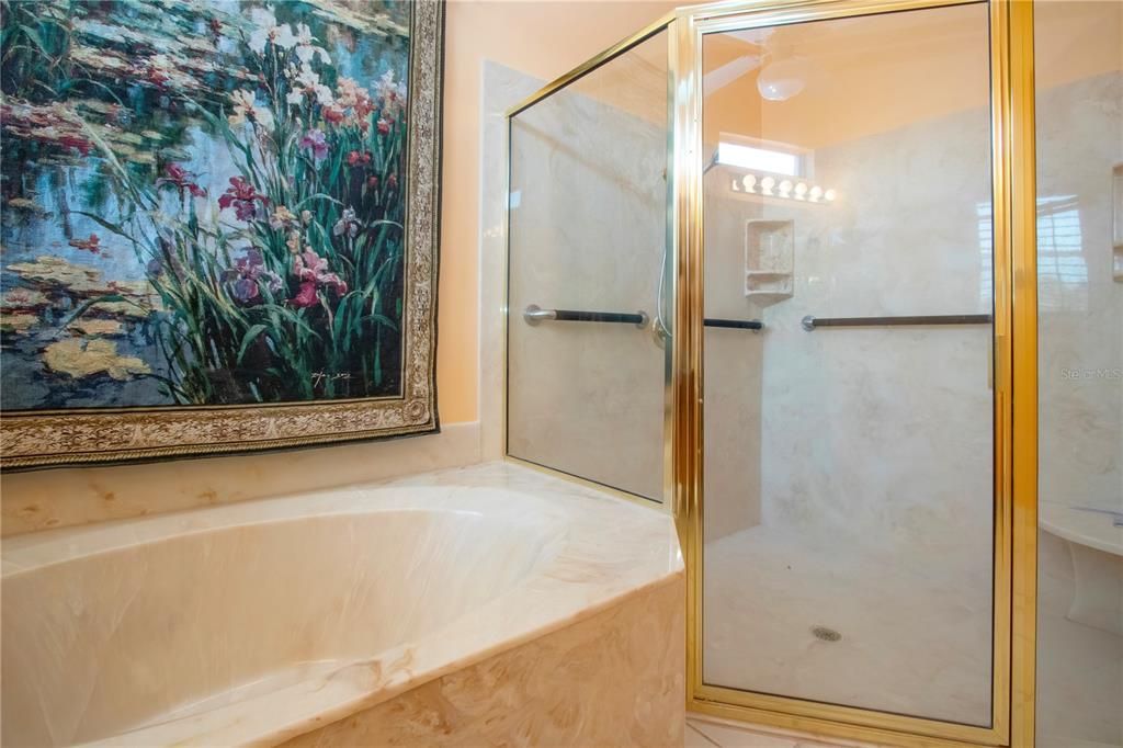 En Venta: $435,000 (3 camas, 3 baños, 2510 Pies cuadrados)