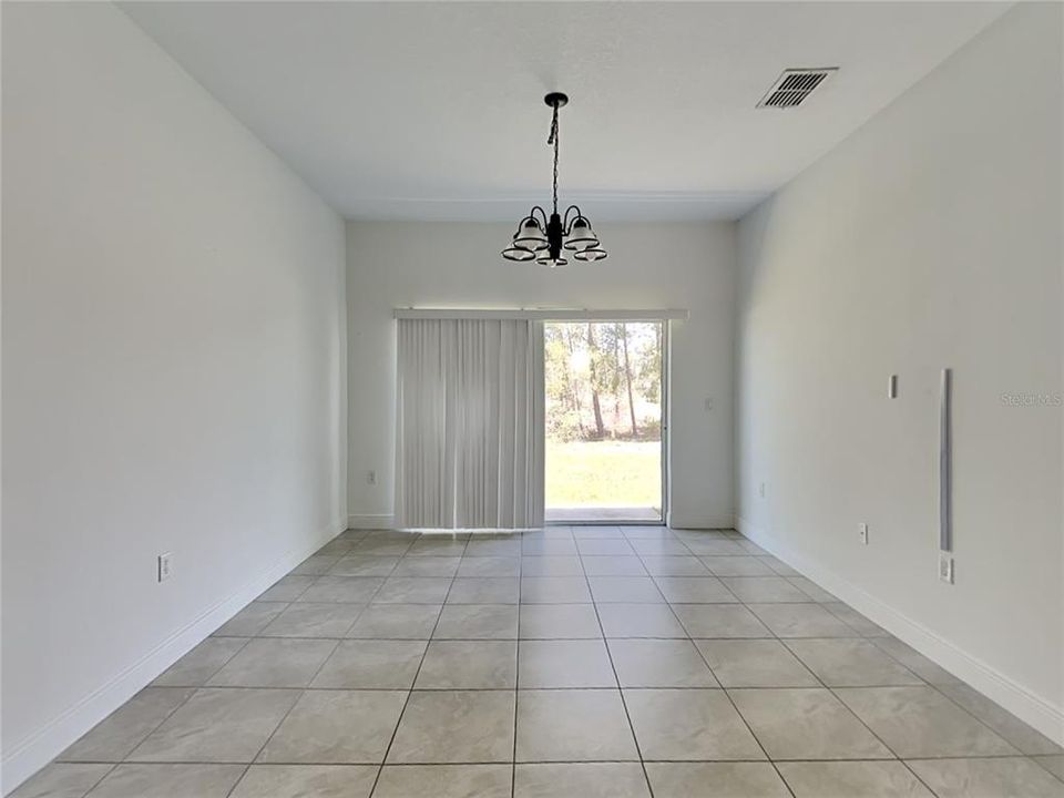 出租: $1,525 (3 贝兹, 2 浴室, 1225 平方英尺)