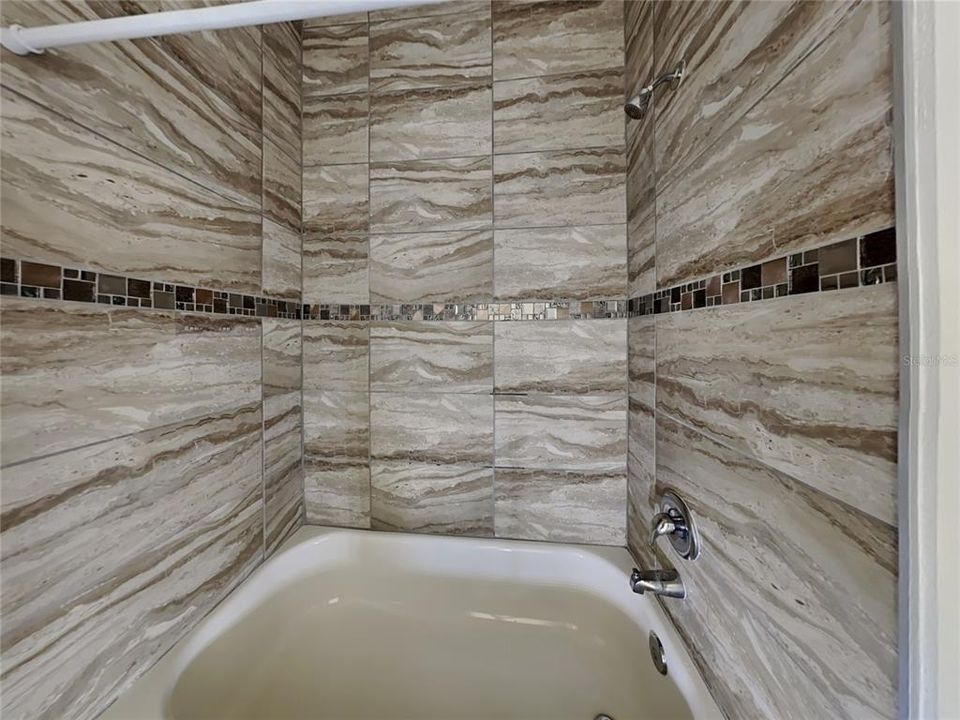 出租: $1,525 (3 贝兹, 2 浴室, 1225 平方英尺)