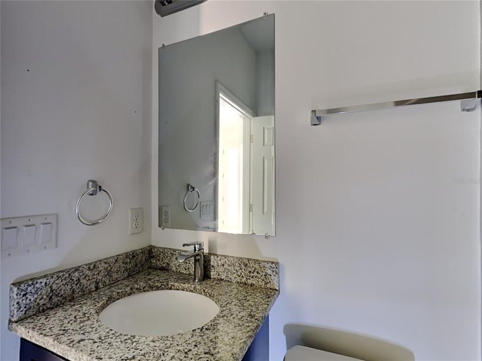 出租: $1,525 (3 贝兹, 2 浴室, 1225 平方英尺)