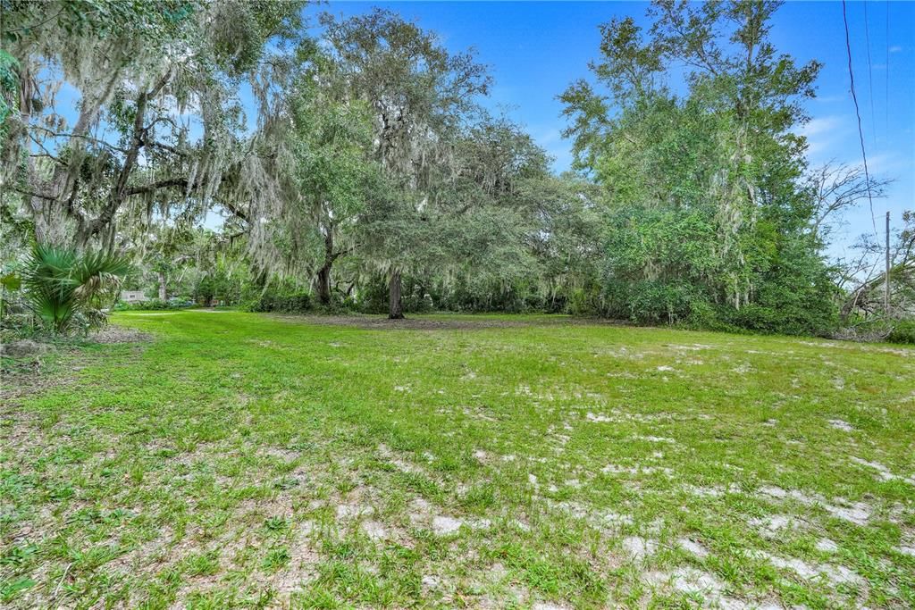 На продажу: $149,000 (1.79 acres)