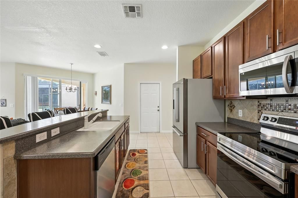 待售: $509,900 (4 贝兹, 4 浴室, 2061 平方英尺)