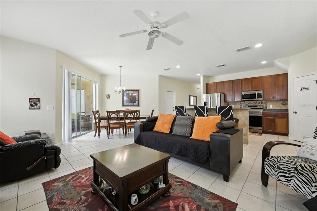 待售: $509,900 (4 贝兹, 4 浴室, 2061 平方英尺)