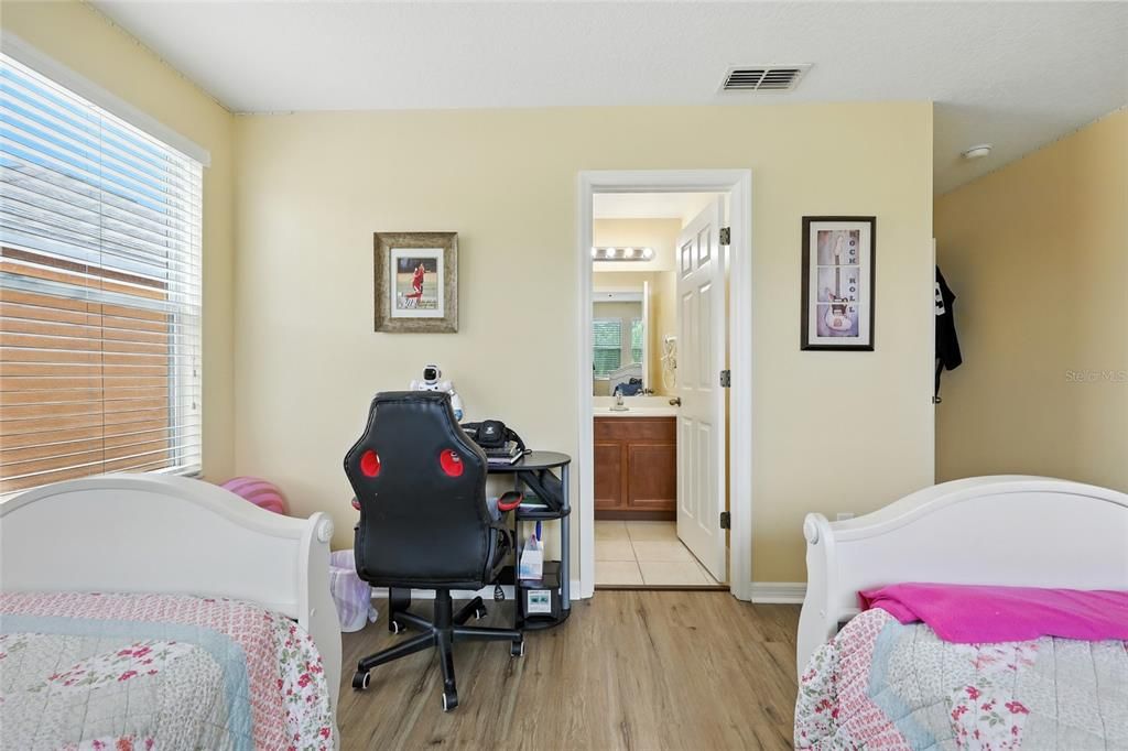 待售: $509,900 (4 贝兹, 4 浴室, 2061 平方英尺)