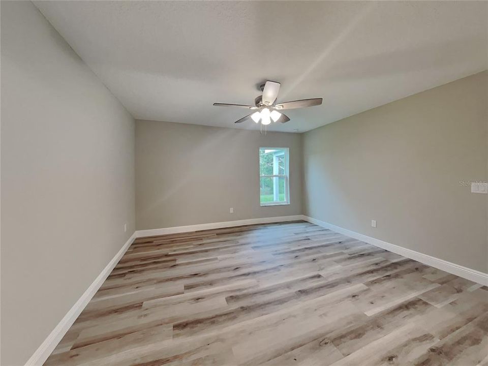 For Rent: $1,650 (3 beds, 2 baths, 1504 Square Feet)