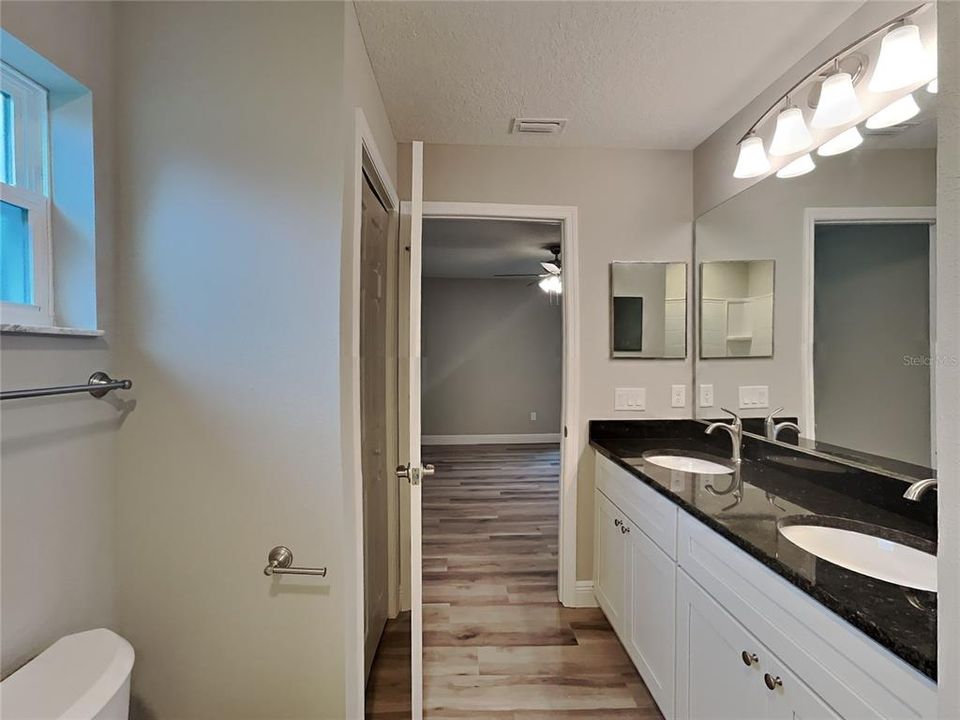 For Rent: $1,650 (3 beds, 2 baths, 1504 Square Feet)