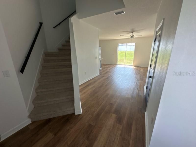 出租: $2,250 (5 贝兹, 3 浴室, 2255 平方英尺)