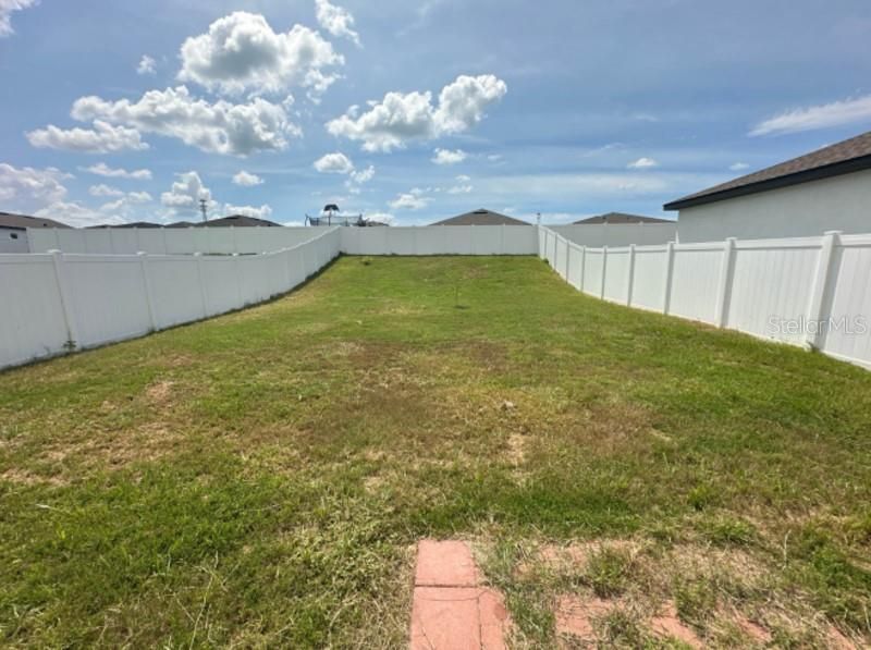 出租: $2,250 (5 贝兹, 3 浴室, 2255 平方英尺)