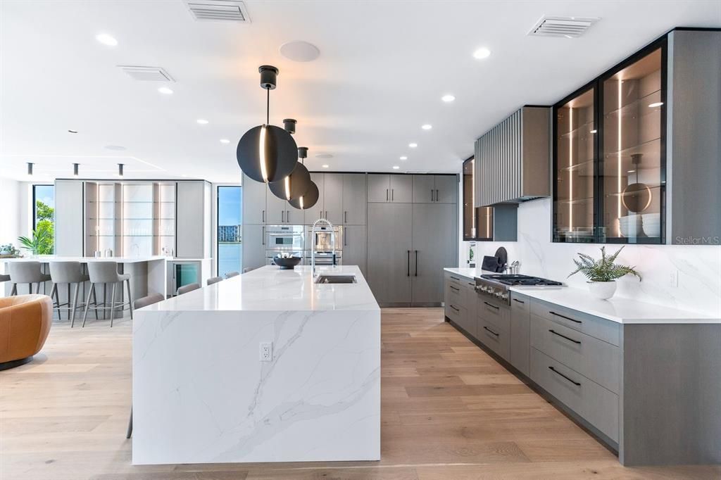 For Sale: $8,650,000 (5 beds, 5 baths, 5785 Square Feet)