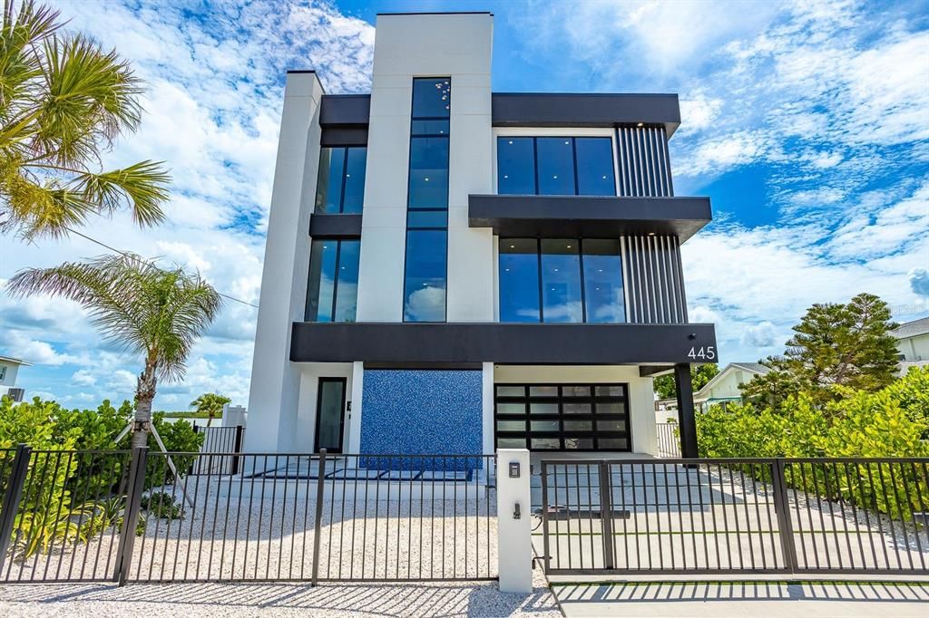 For Sale: $8,650,000 (5 beds, 5 baths, 5785 Square Feet)