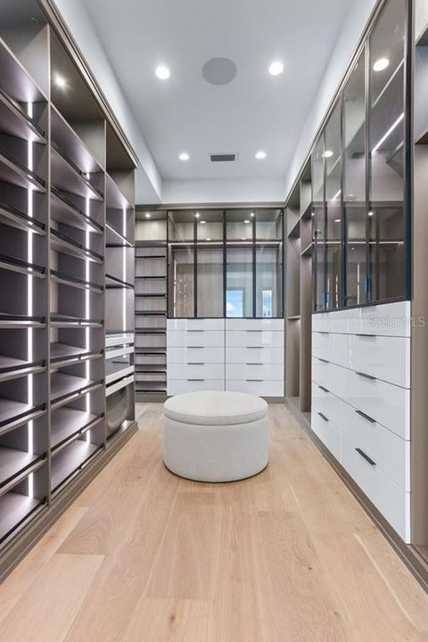 For Sale: $8,650,000 (5 beds, 5 baths, 5785 Square Feet)