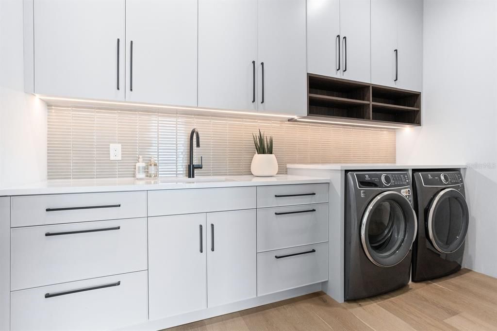 For Sale: $8,650,000 (5 beds, 5 baths, 5785 Square Feet)