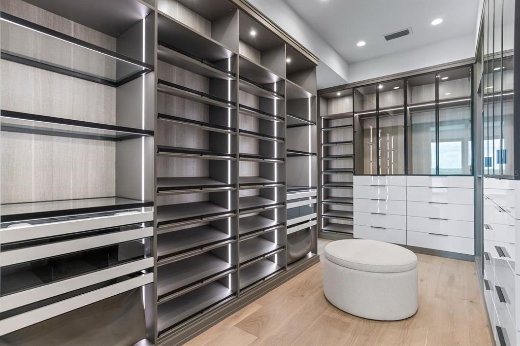 For Sale: $8,650,000 (5 beds, 5 baths, 5785 Square Feet)