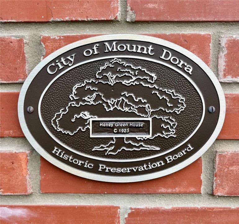 Под контрактом: $2,100 (2 спален, 2 ванн, 1208 Квадратных фут)