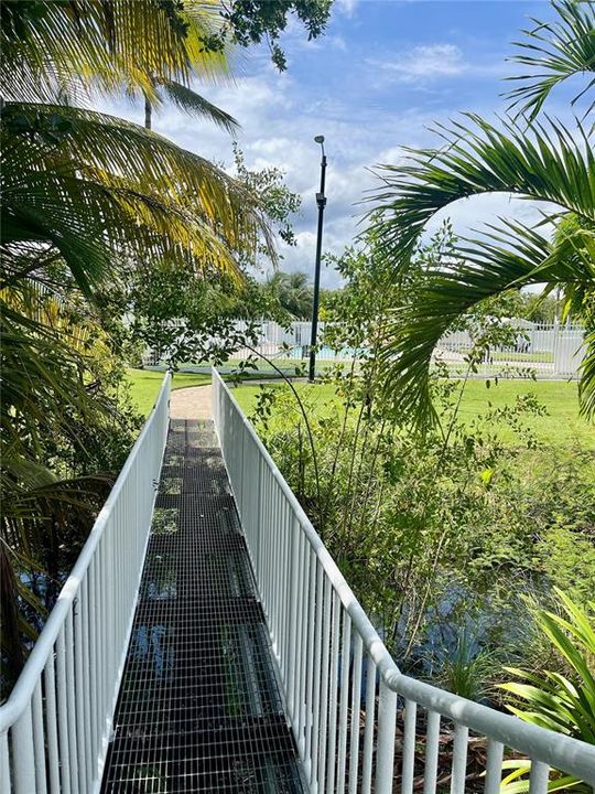 出租: $2,000 (3 贝兹, 3 浴室, 1477 平方英尺)