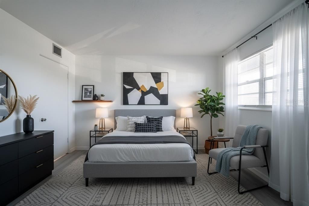 Active With Contract: $95,900 (2 beds, 1 baths, 835 Square Feet)