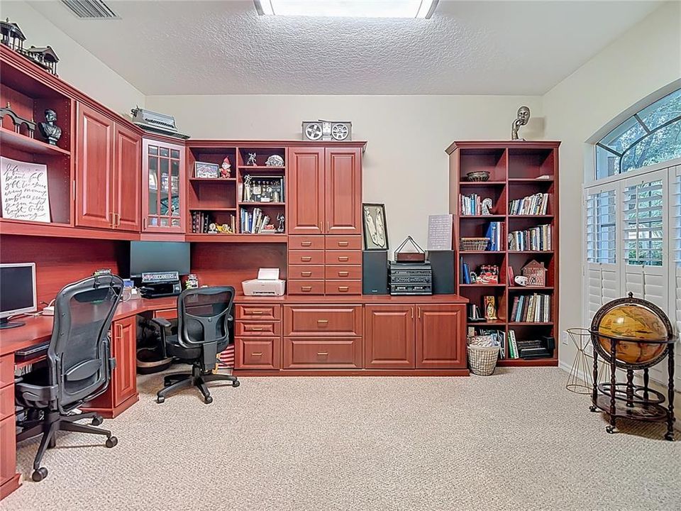 For Sale: $585,000 (4 beds, 3 baths, 2659 Square Feet)