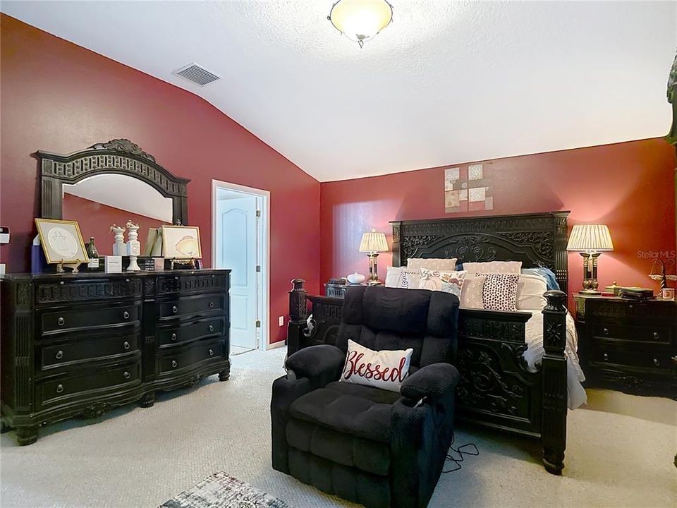 For Sale: $585,000 (4 beds, 3 baths, 2659 Square Feet)