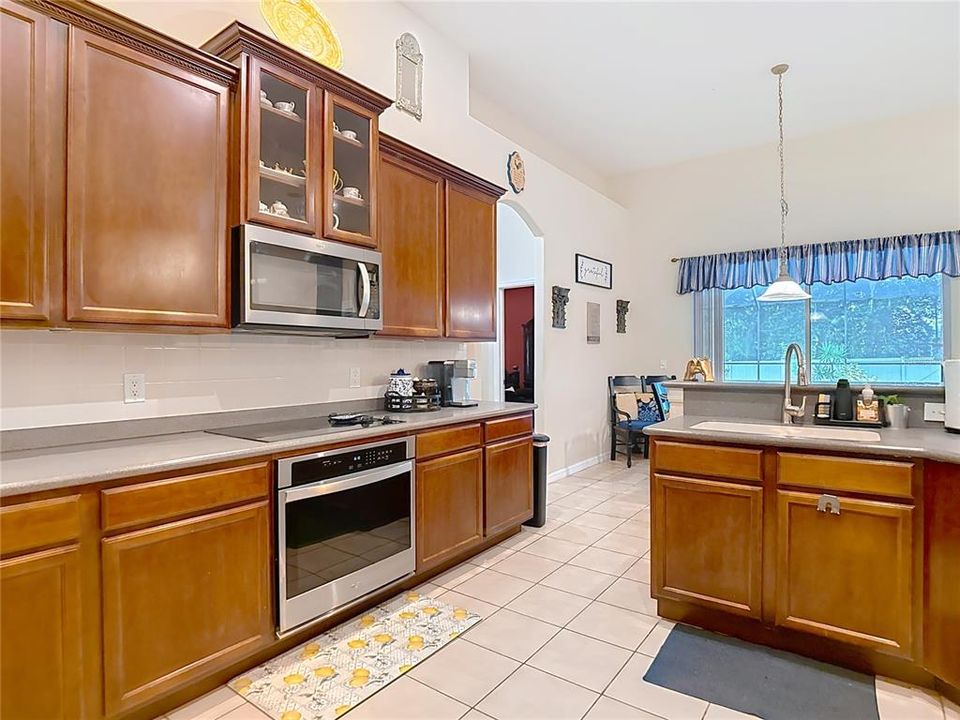 For Sale: $585,000 (4 beds, 3 baths, 2659 Square Feet)