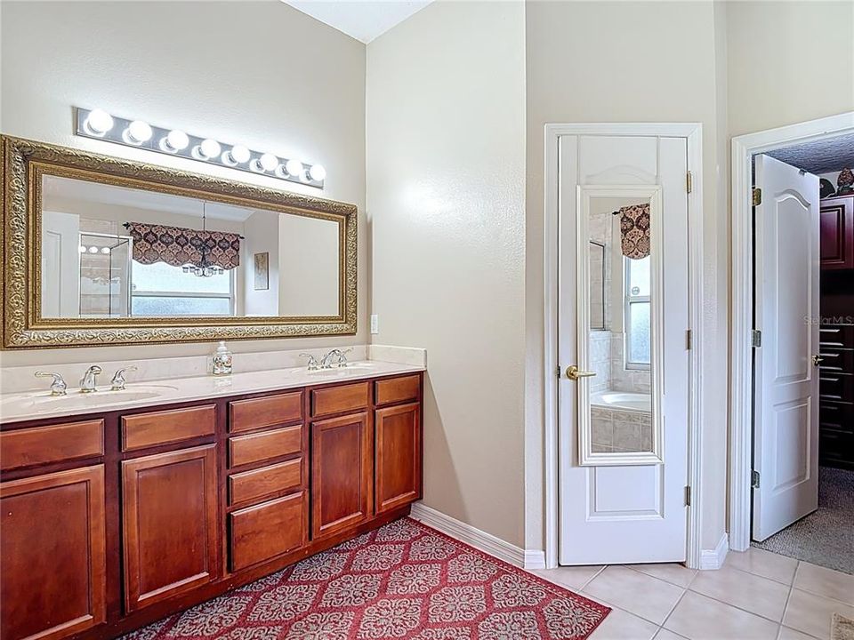 For Sale: $585,000 (4 beds, 3 baths, 2659 Square Feet)