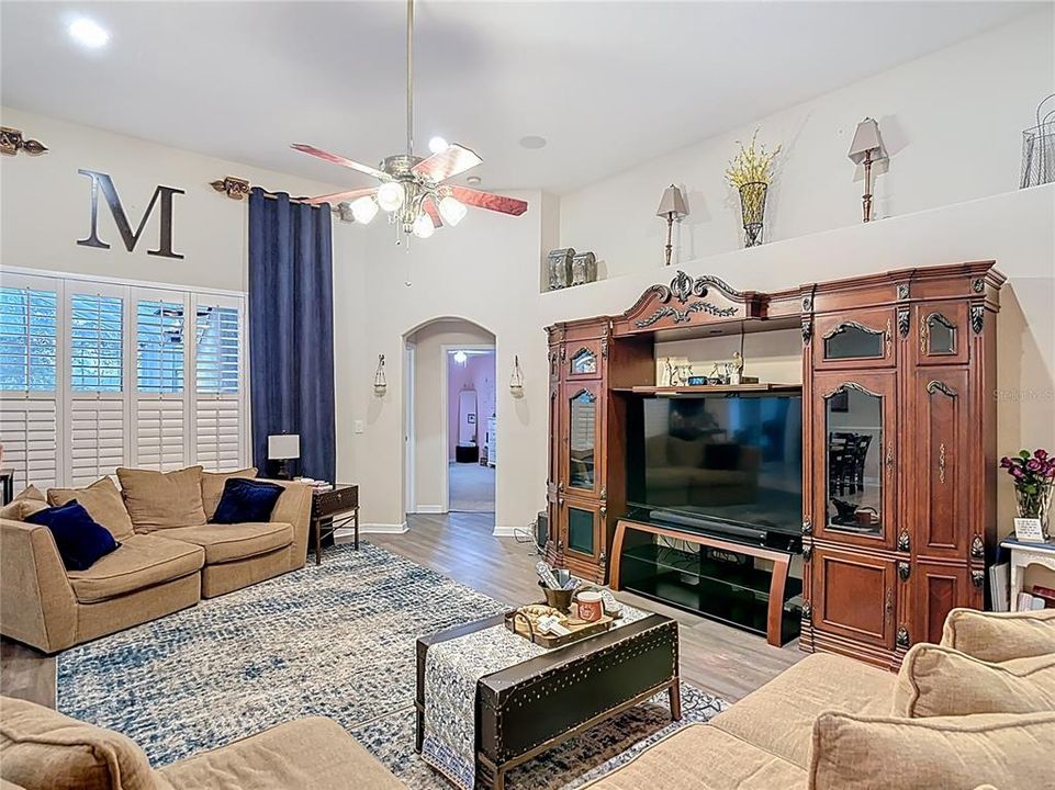 For Sale: $585,000 (4 beds, 3 baths, 2659 Square Feet)