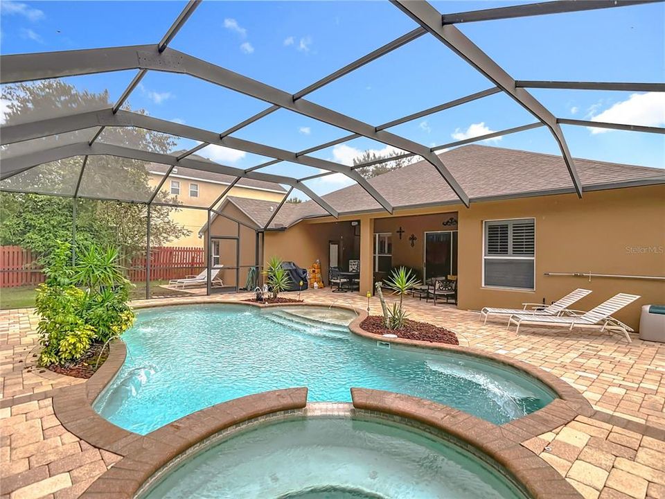 For Sale: $585,000 (4 beds, 3 baths, 2659 Square Feet)