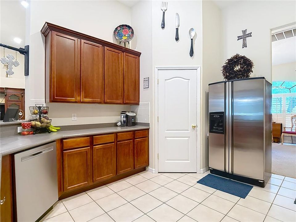 For Sale: $585,000 (4 beds, 3 baths, 2659 Square Feet)