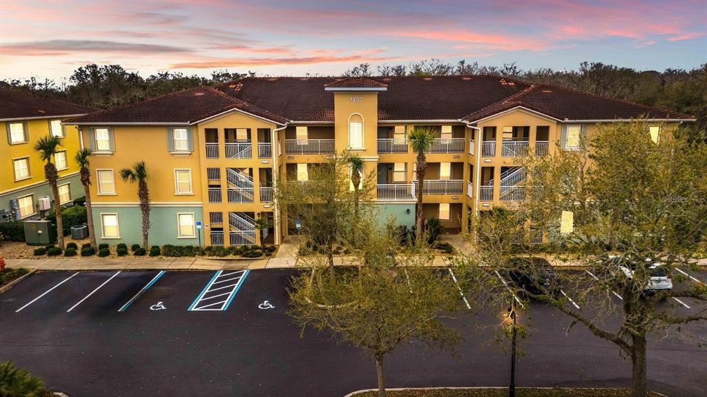 Под контрактом: $279,000 (3 спален, 2 ванн, 1377 Квадратных фут)