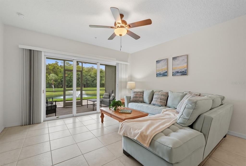 Под контрактом: $279,000 (3 спален, 2 ванн, 1377 Квадратных фут)