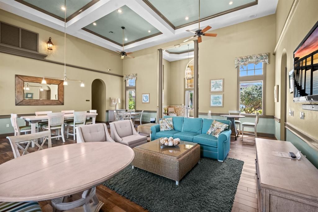 Под контрактом: $279,000 (3 спален, 2 ванн, 1377 Квадратных фут)