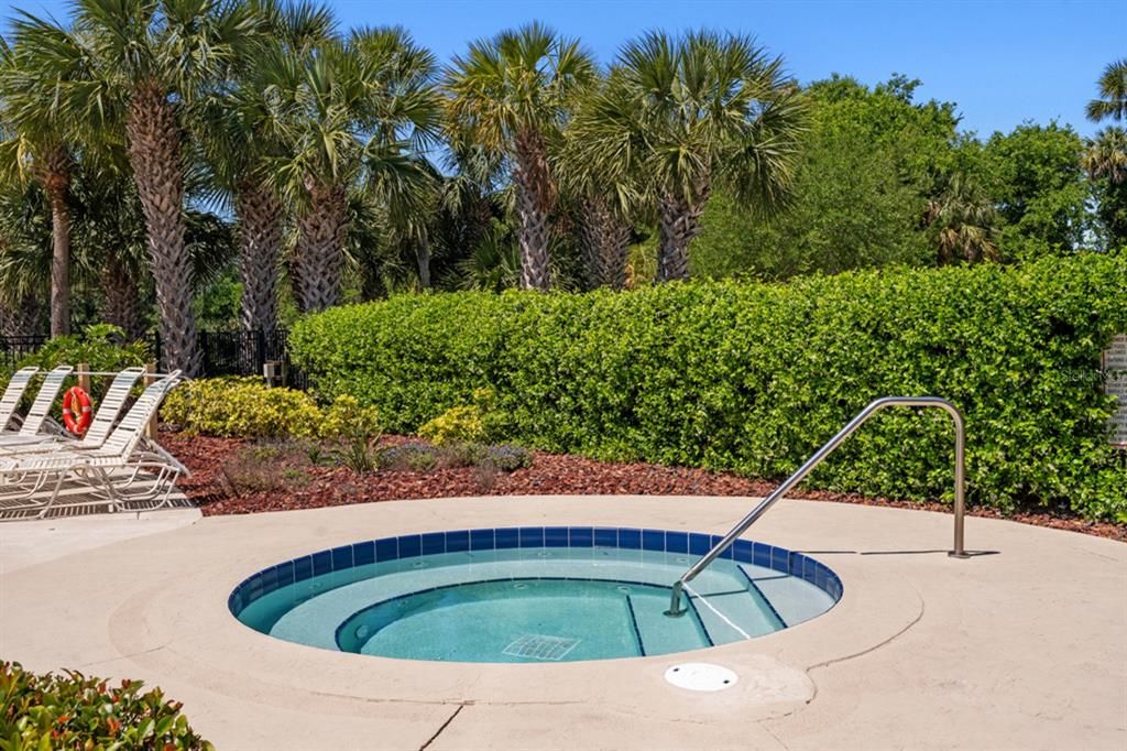 Под контрактом: $279,000 (3 спален, 2 ванн, 1377 Квадратных фут)