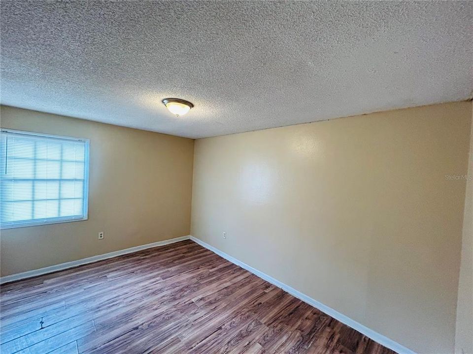 Под контрактом: $1,600 (3 спален, 2 ванн, 1338 Квадратных фут)